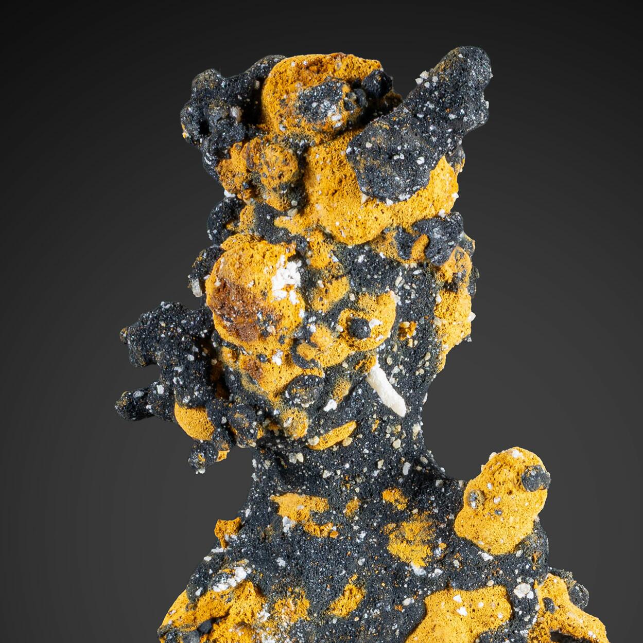 Romanèchite & Goethite