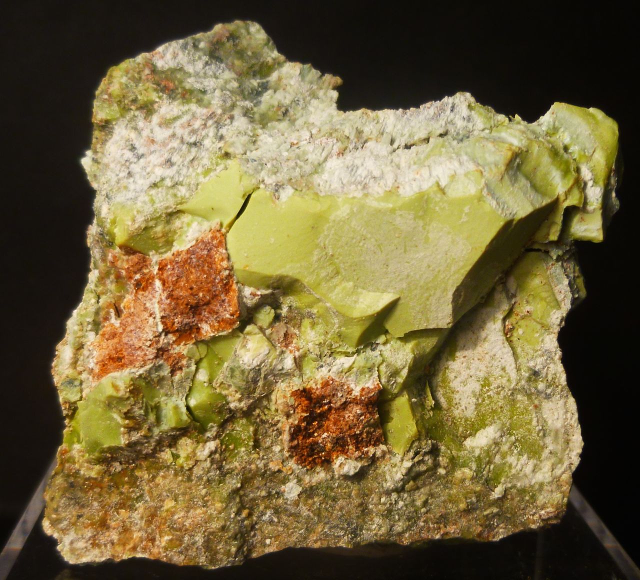 Pyroaurite & Serpentine