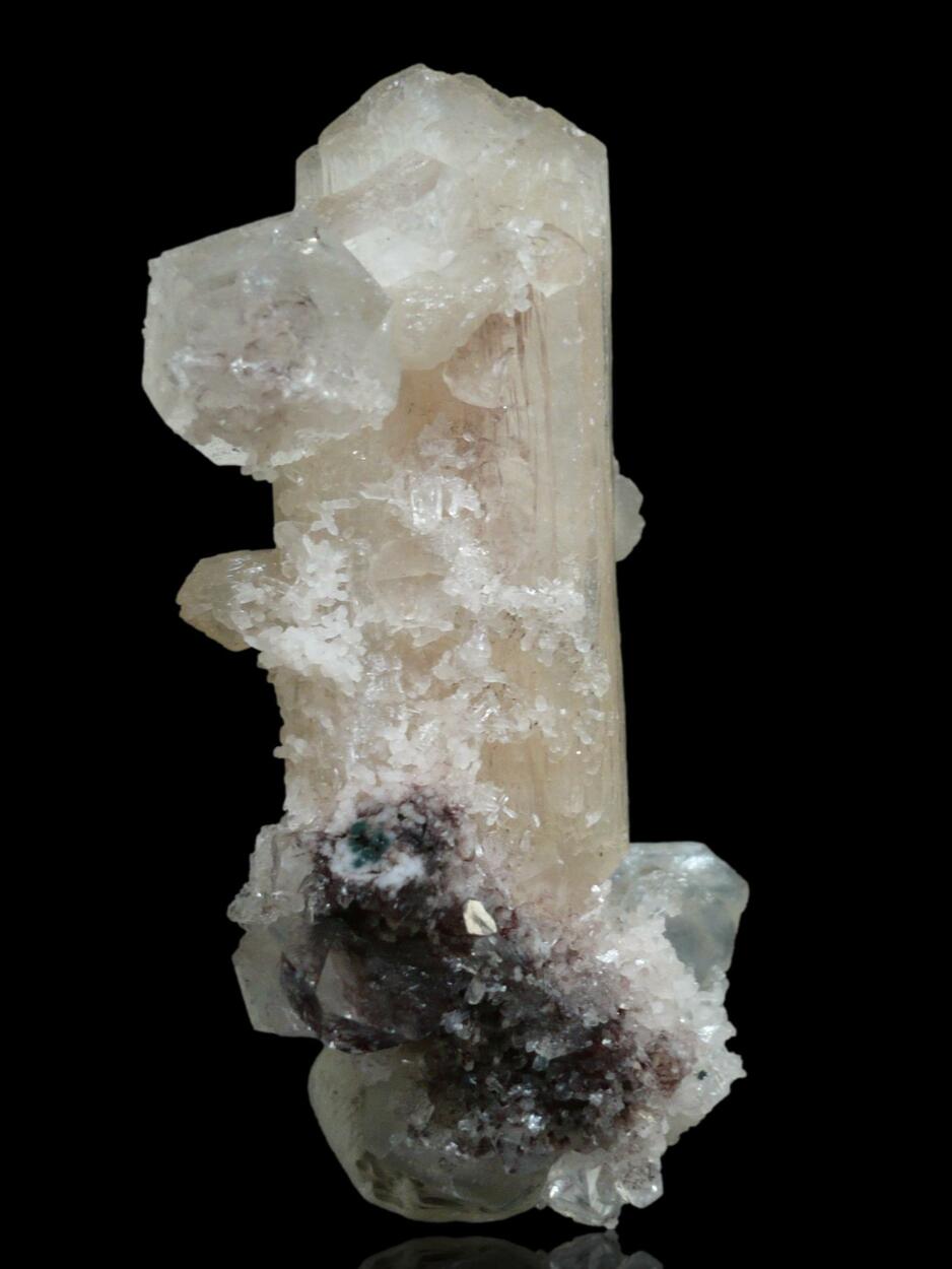 Stilbite Apophyllite & Chalcedony