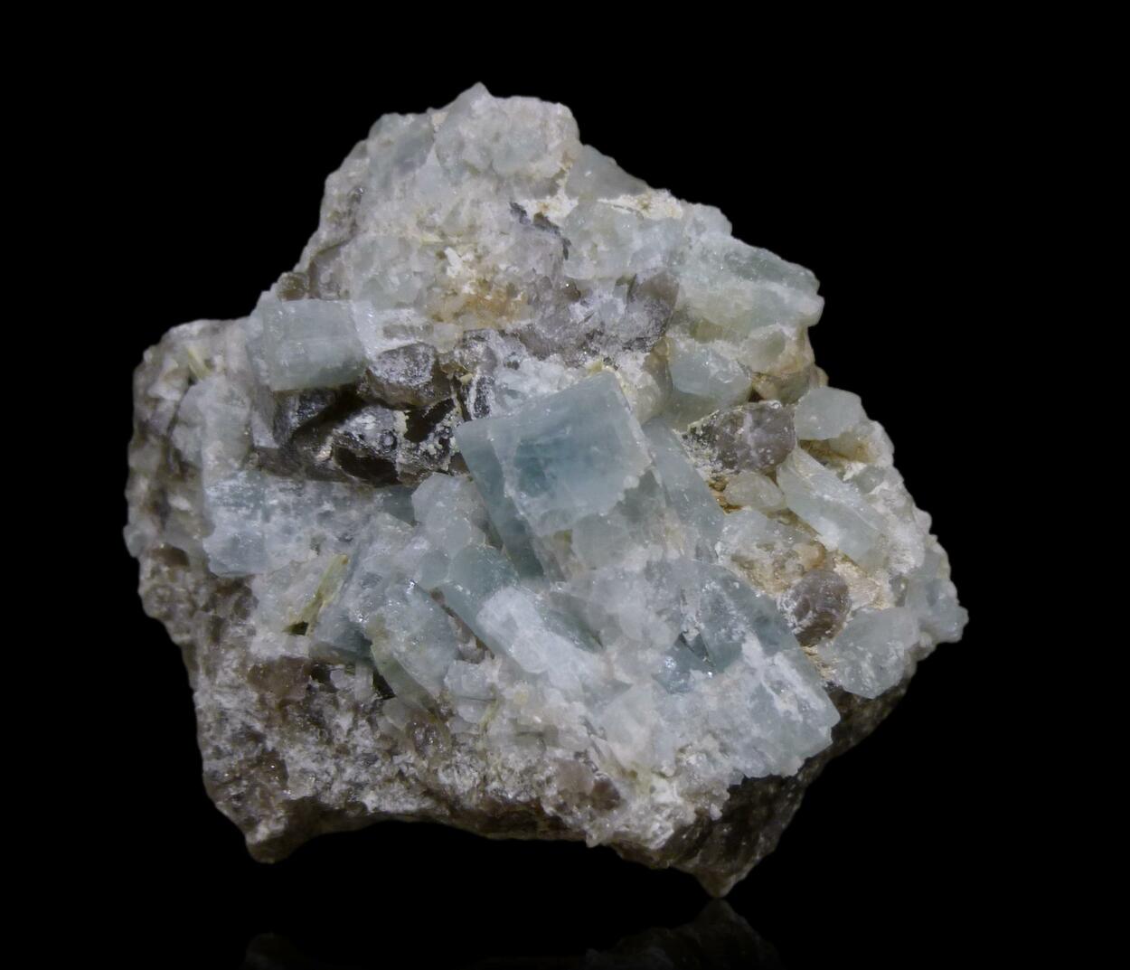 Beryl Var Aquamarine