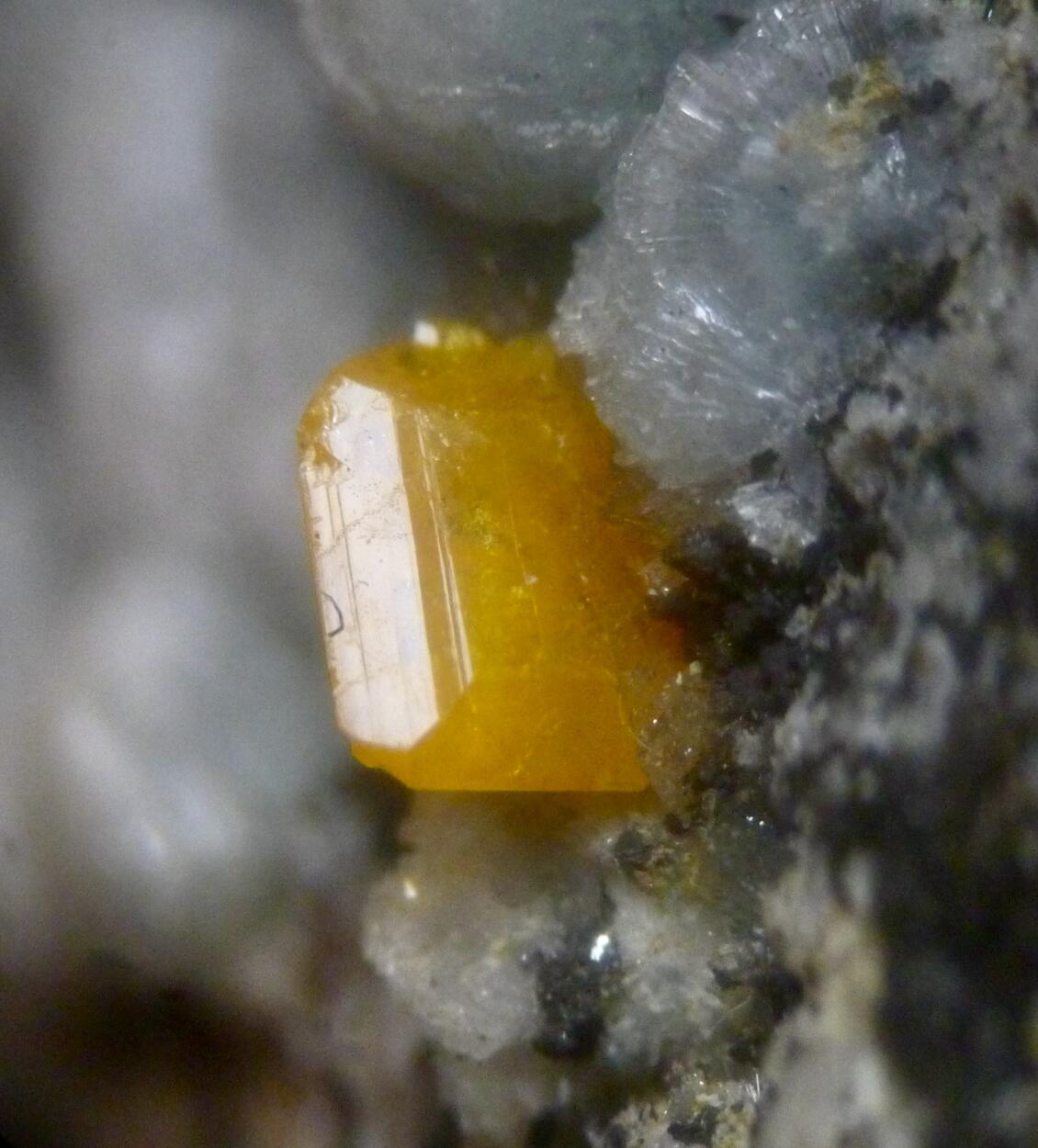 Wulfenite Hemimorphite & Mimetite
