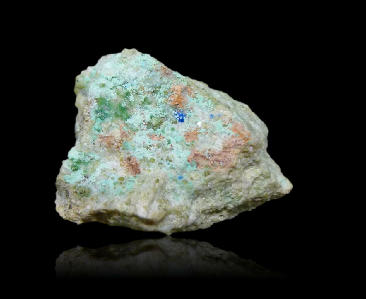 Apachite Gilalite Ruizite Kinoite & Apophyllite