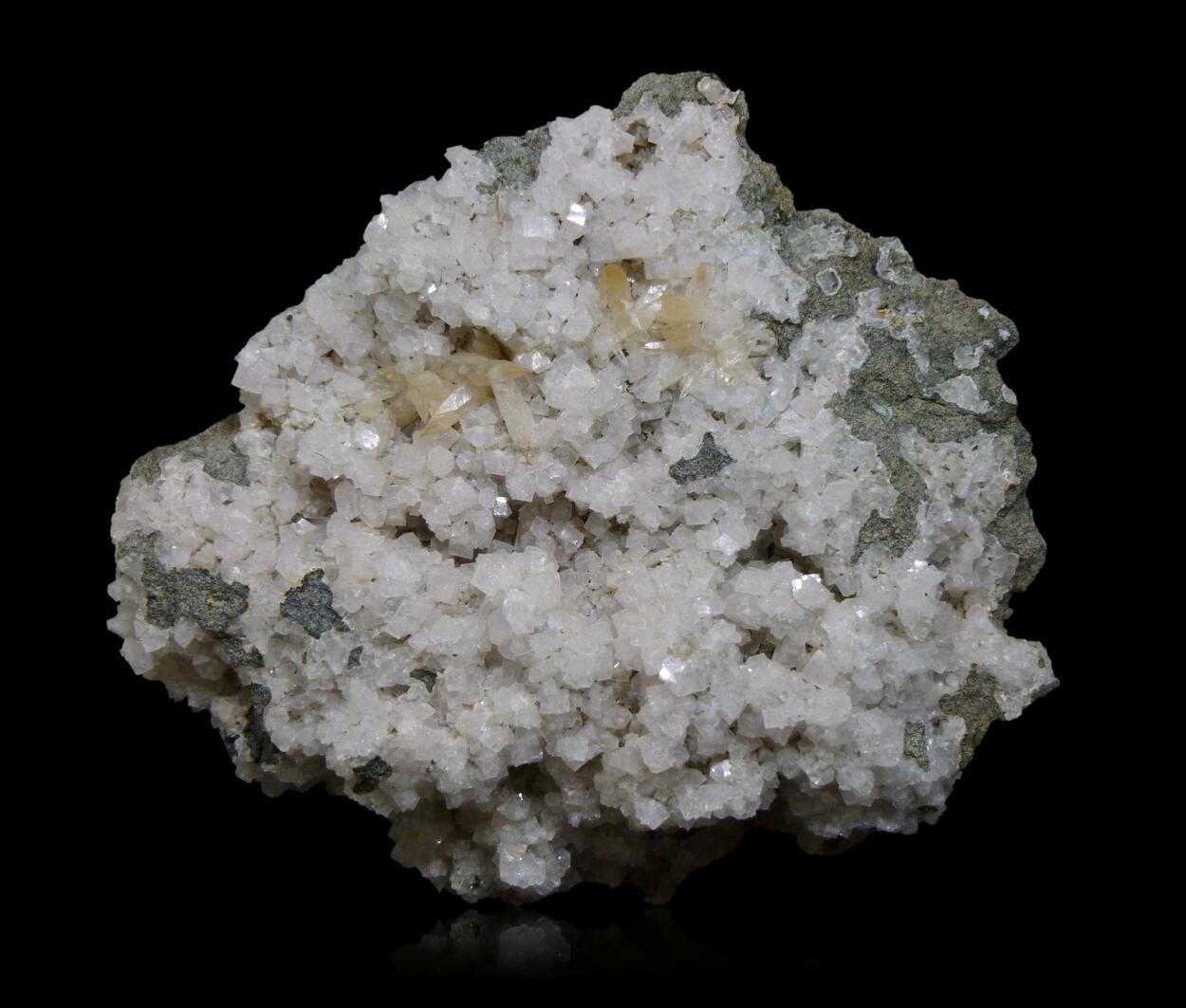 Chabazite-Ca & Calcite