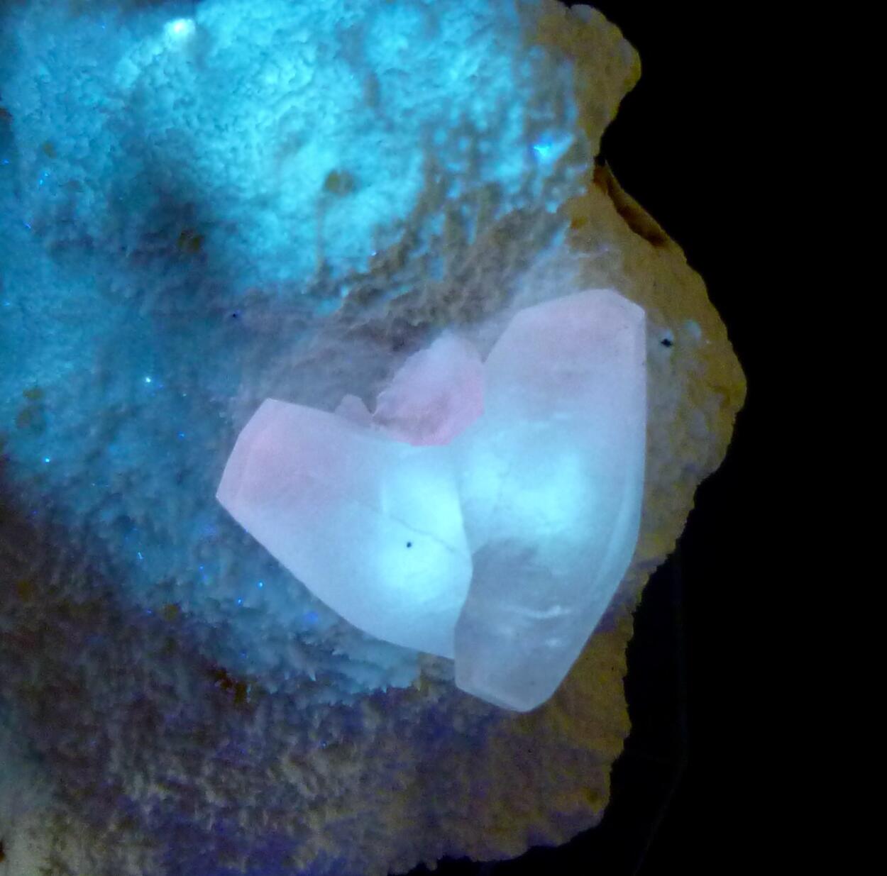 Mordenite Calcite & Heulandite