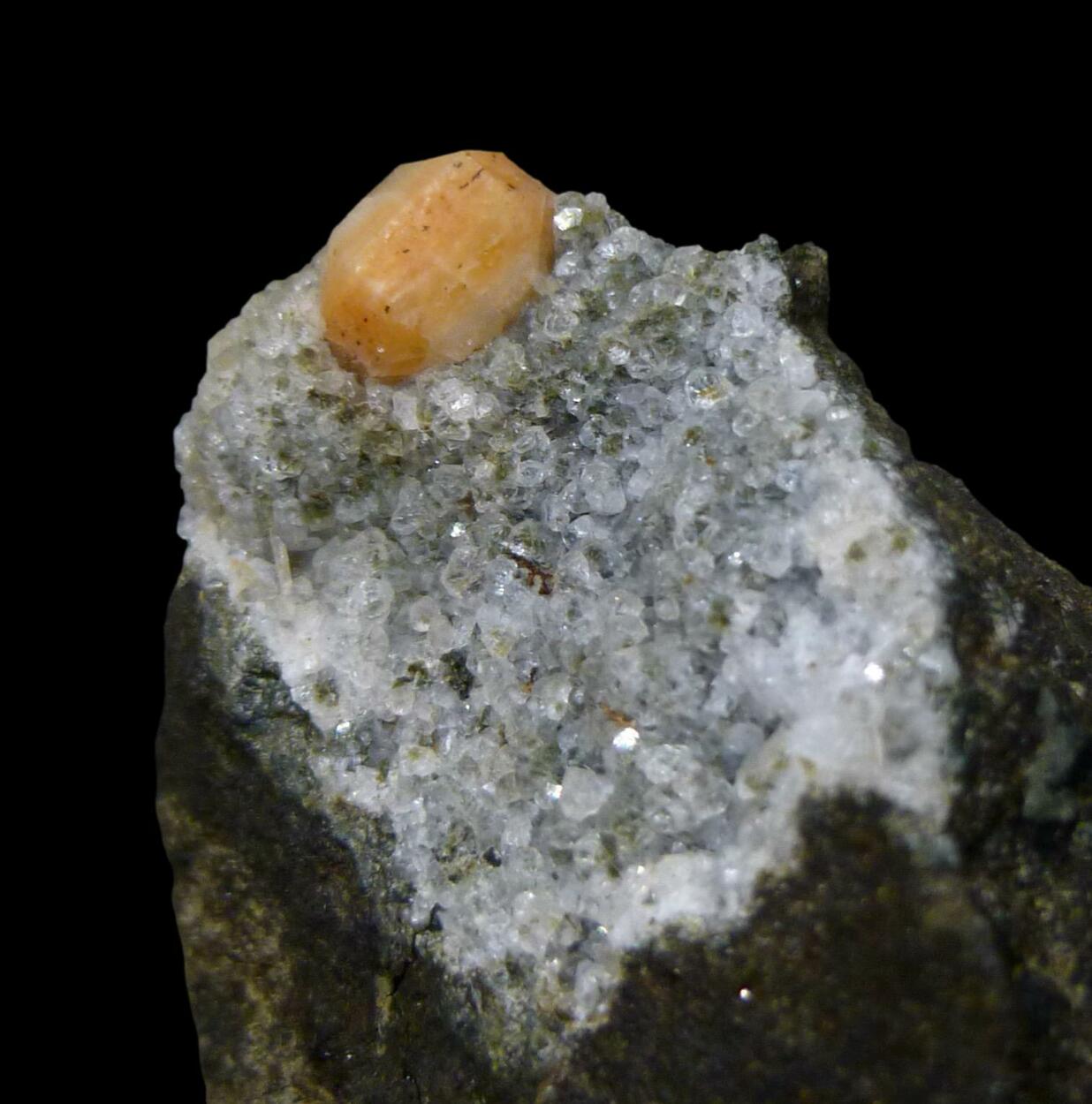 Gmelinite-Na & Analcime