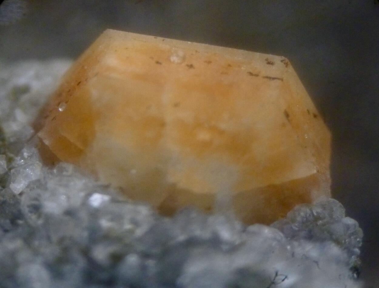 Gmelinite-Na & Analcime