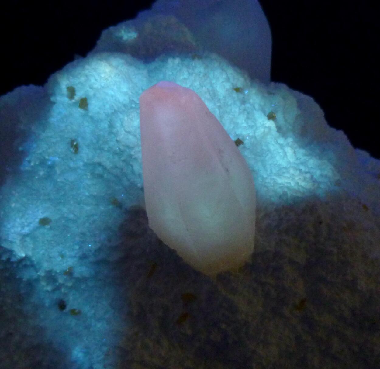 Calcite Mordenite & Heulandite