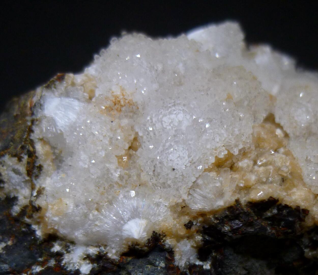 Natrolite Gonnardite & Gmelinite-Na