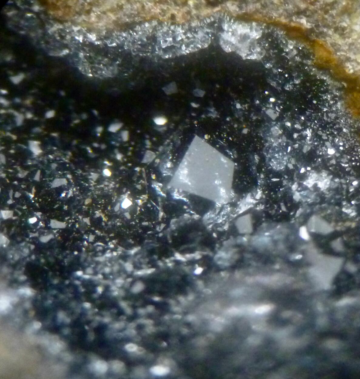 Analcime Natrolite & Gmelinite-Na