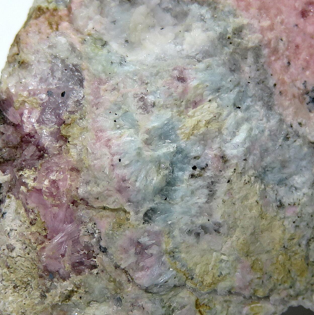 Johannsenite & Inesite & Rhodonite