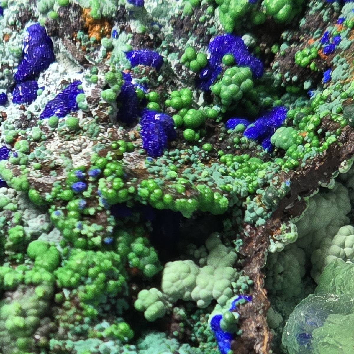 Azurite Conichalcite Arsenocrandallite & Aragonite