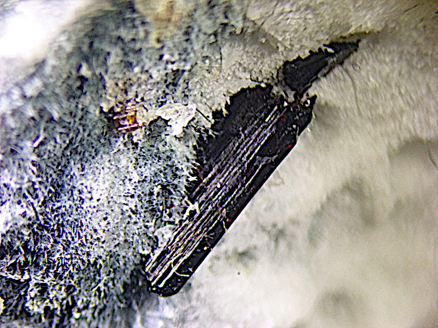 Joaquinite-(Ce) & Neptunite