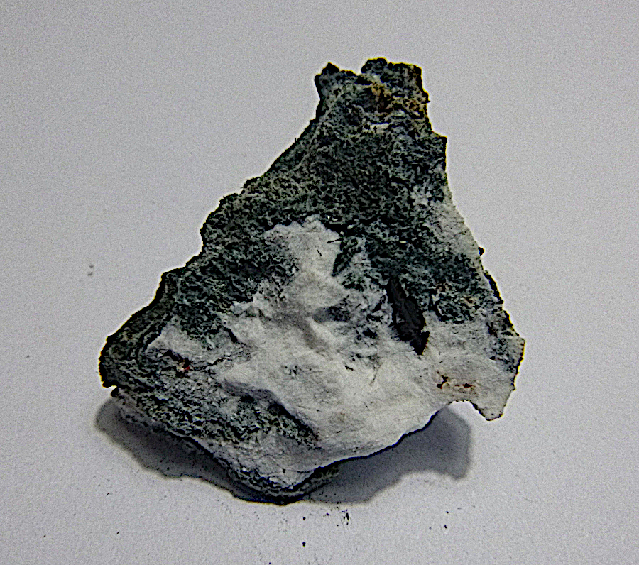 Joaquinite-(Ce) & Neptunite