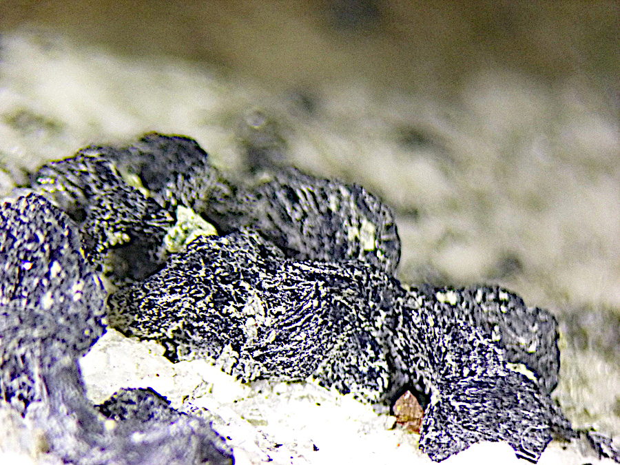 Cervandonite-(Ce) & Deveroite-(Ce)