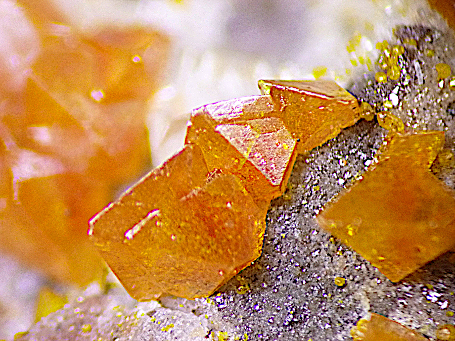 Wulfenite