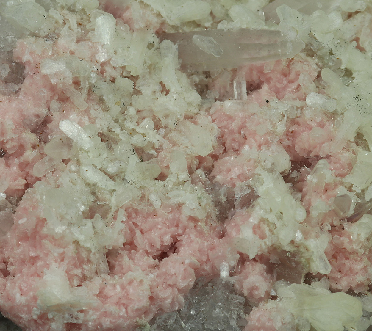 Rhodochrosite Stilbite & Quartz