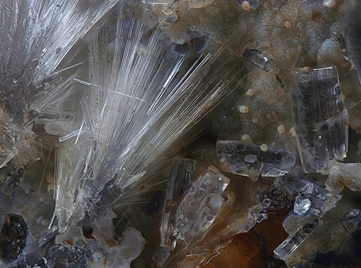 Mazzite-Mg Offretite & Phillipsite