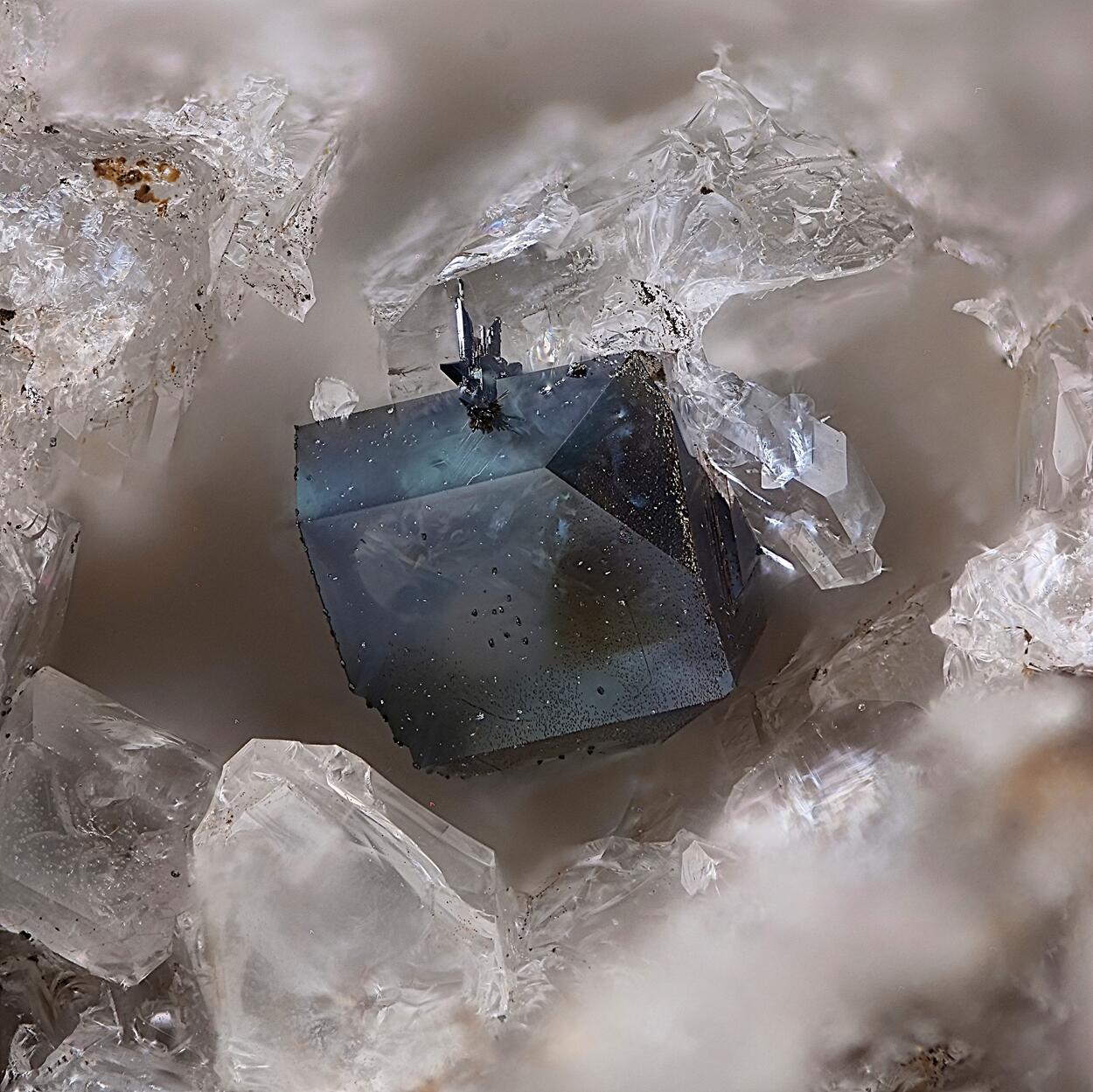 Nioboixiolite-(Fe3+) Ilmenite & Corundum