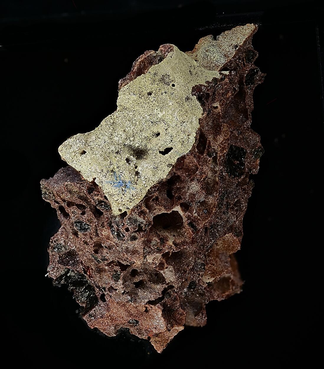 Nickenichite & Vanadinite