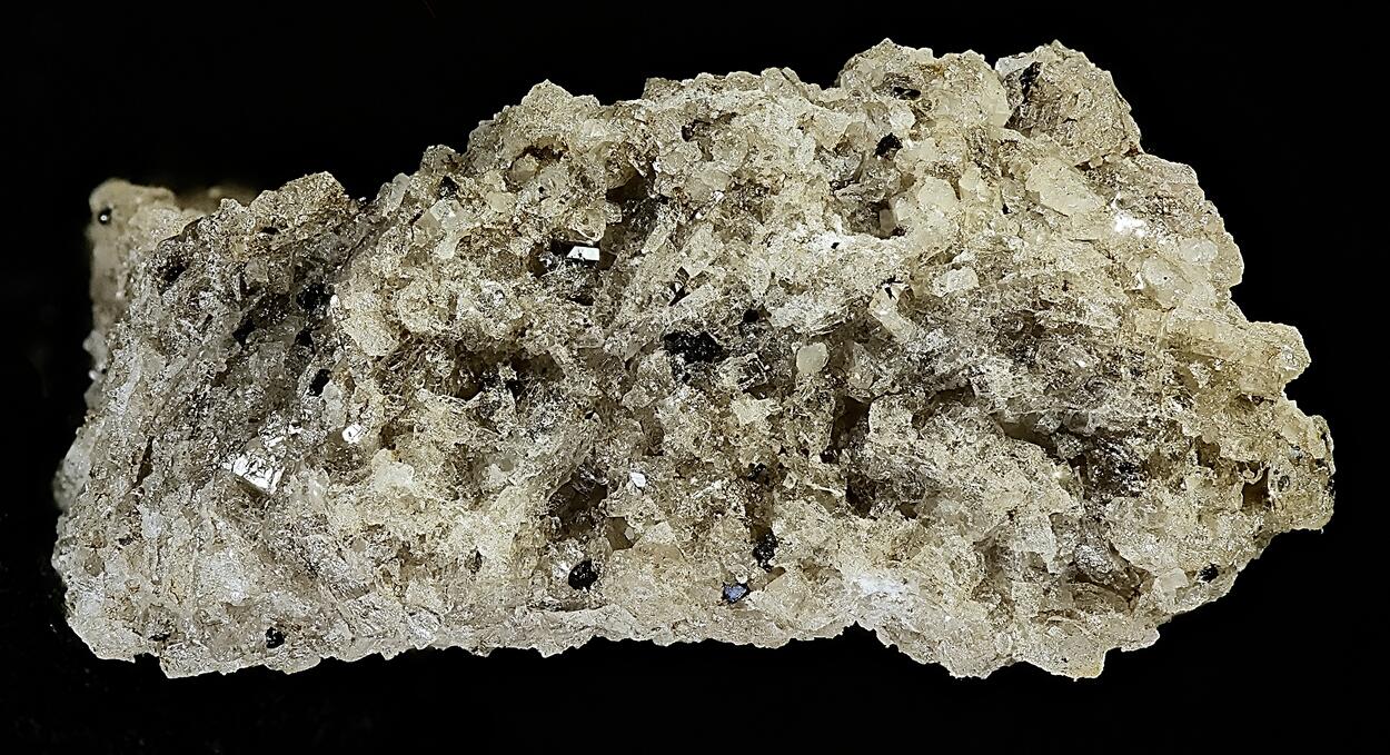 Nioboixiolite-(Fe3+) Ilmenite & Corundum