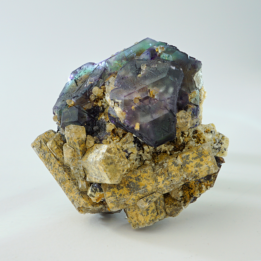 Fluorite On Beryl Var Goshenite With Inclusions