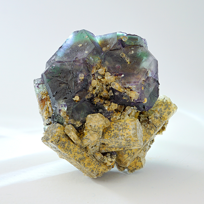 Fluorite On Beryl Var Goshenite With Inclusions