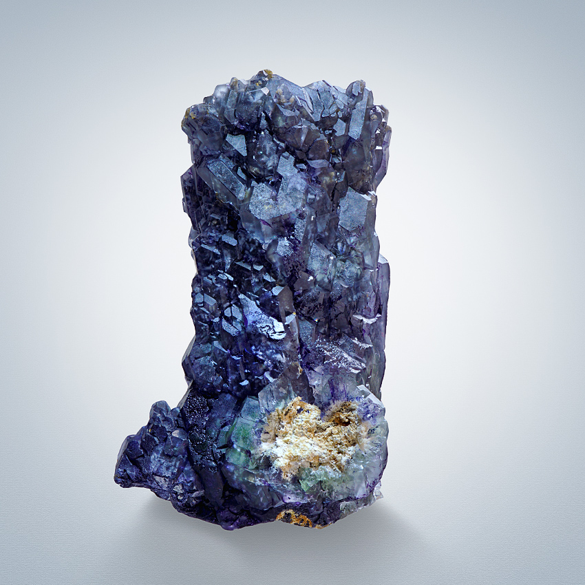 Fluorite Var Spinel Law On Foitite