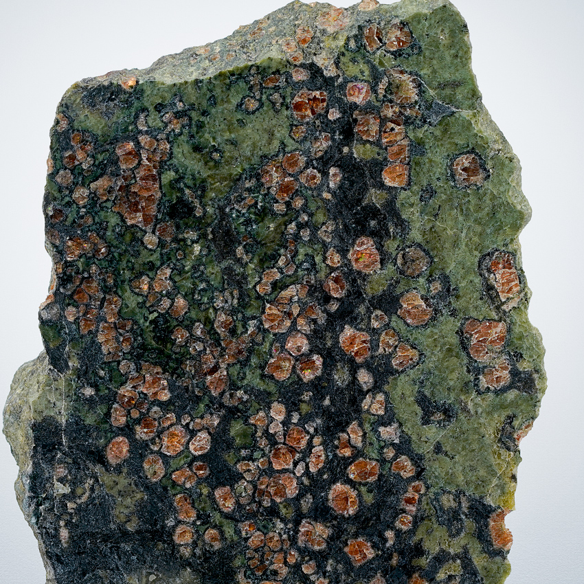 Garnet Var Pyrope In Eclogite