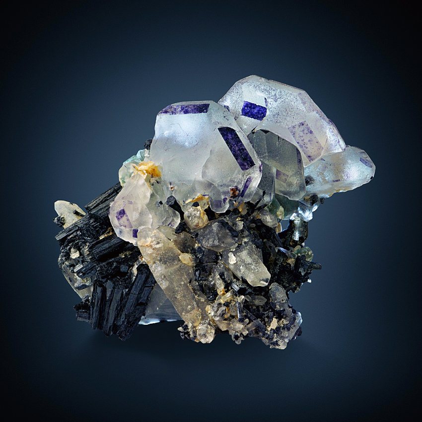 Fluorite Var Spinel Law & Foitite