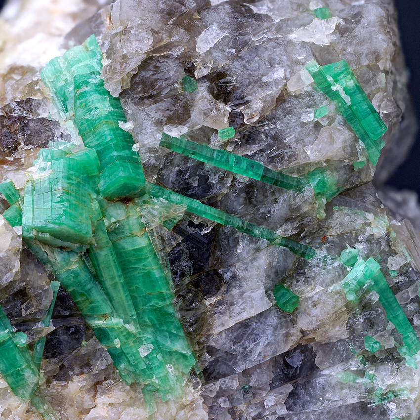 Beryl Var Emerald In Quartz
