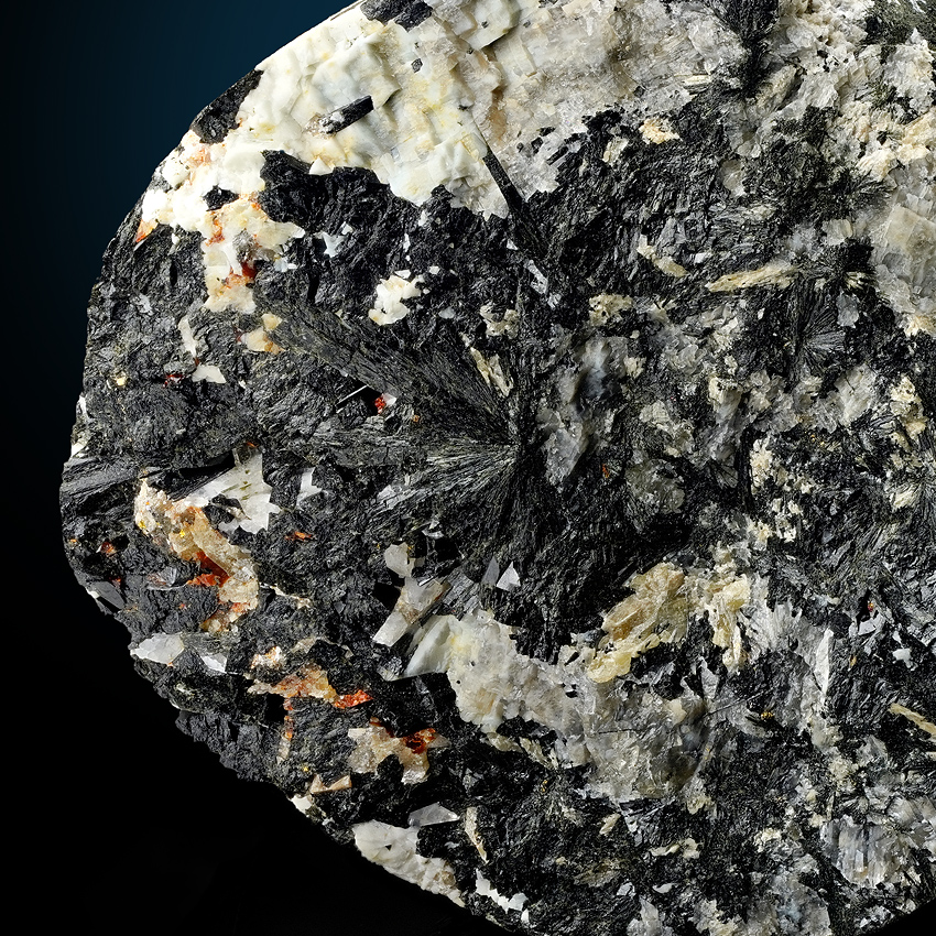 Labuntsovite-Mn & Lemmleinite-K In Aegirine