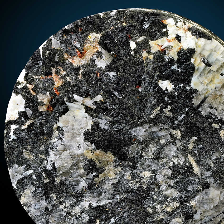 Labuntsovite-Mn & Lemmleinite-K In Aegirine