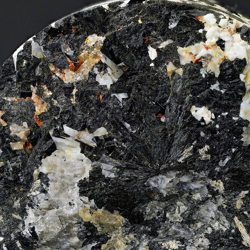 Labuntsovite-Mn & Lemmleinite-K In Aegirine