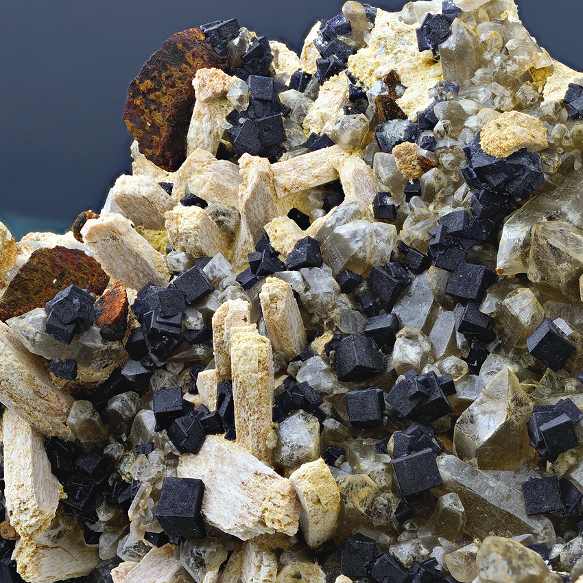 Fluorite Limonite Psm Siderite Smoky Quartz & Microcline