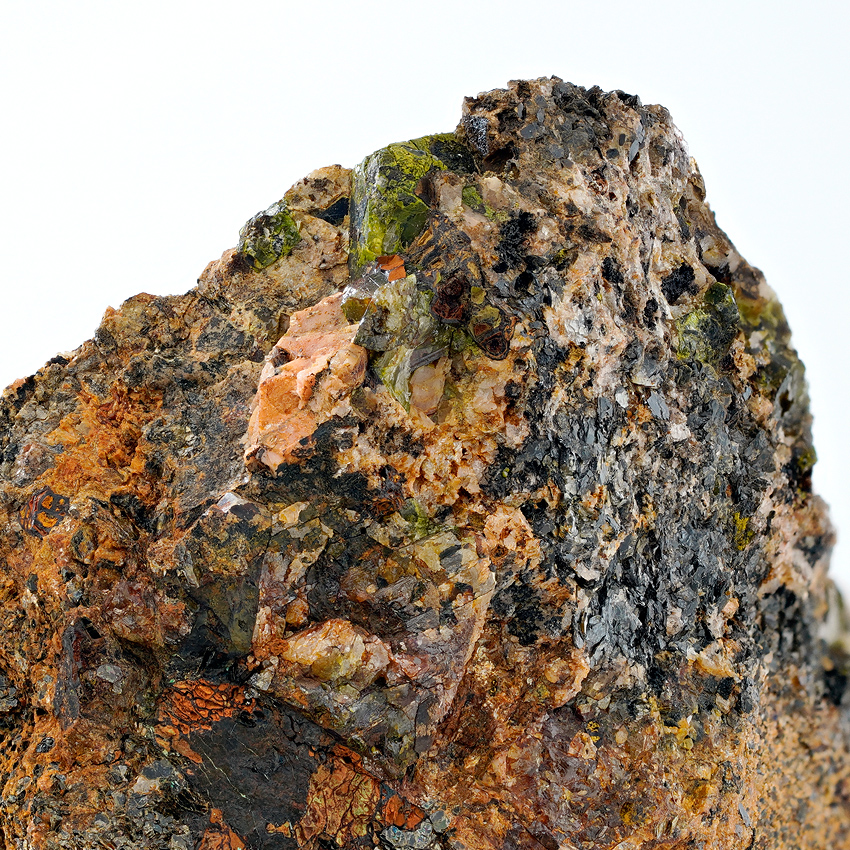 Cuprotungstite & Scheelite