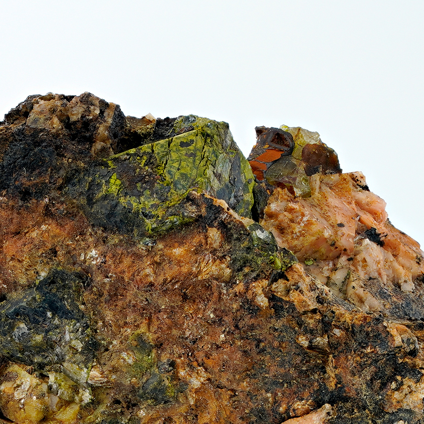 Cuprotungstite & Scheelite