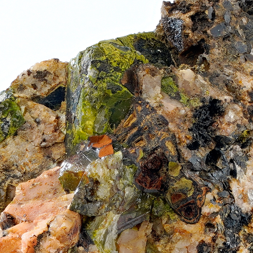 Cuprotungstite & Scheelite