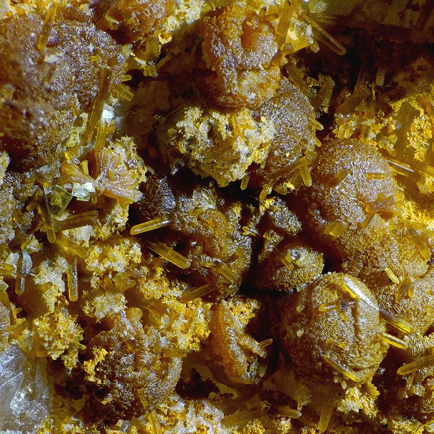 Zanazziite Kosnarite & Eosphorite On Albite