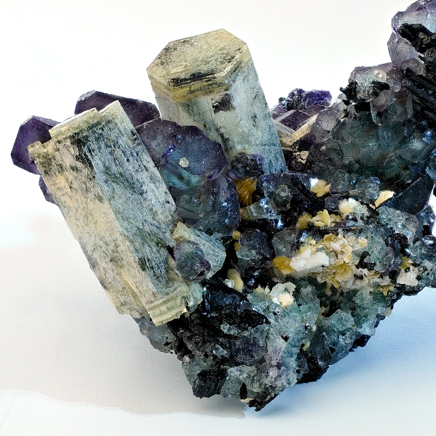 Beryl Var Heliodor & Fluorite