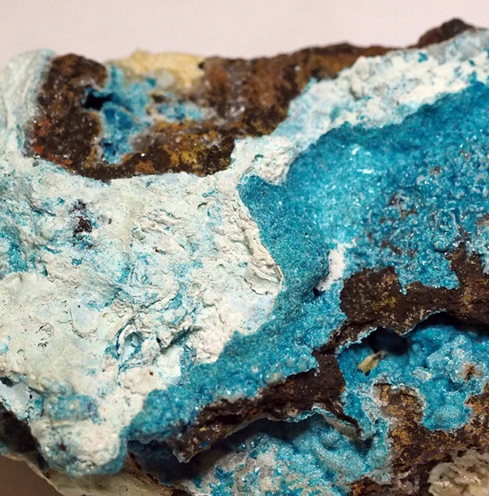 Zincowoodwardite & Serpierite