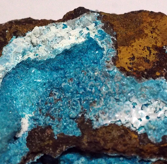 Zincowoodwardite & Serpierite