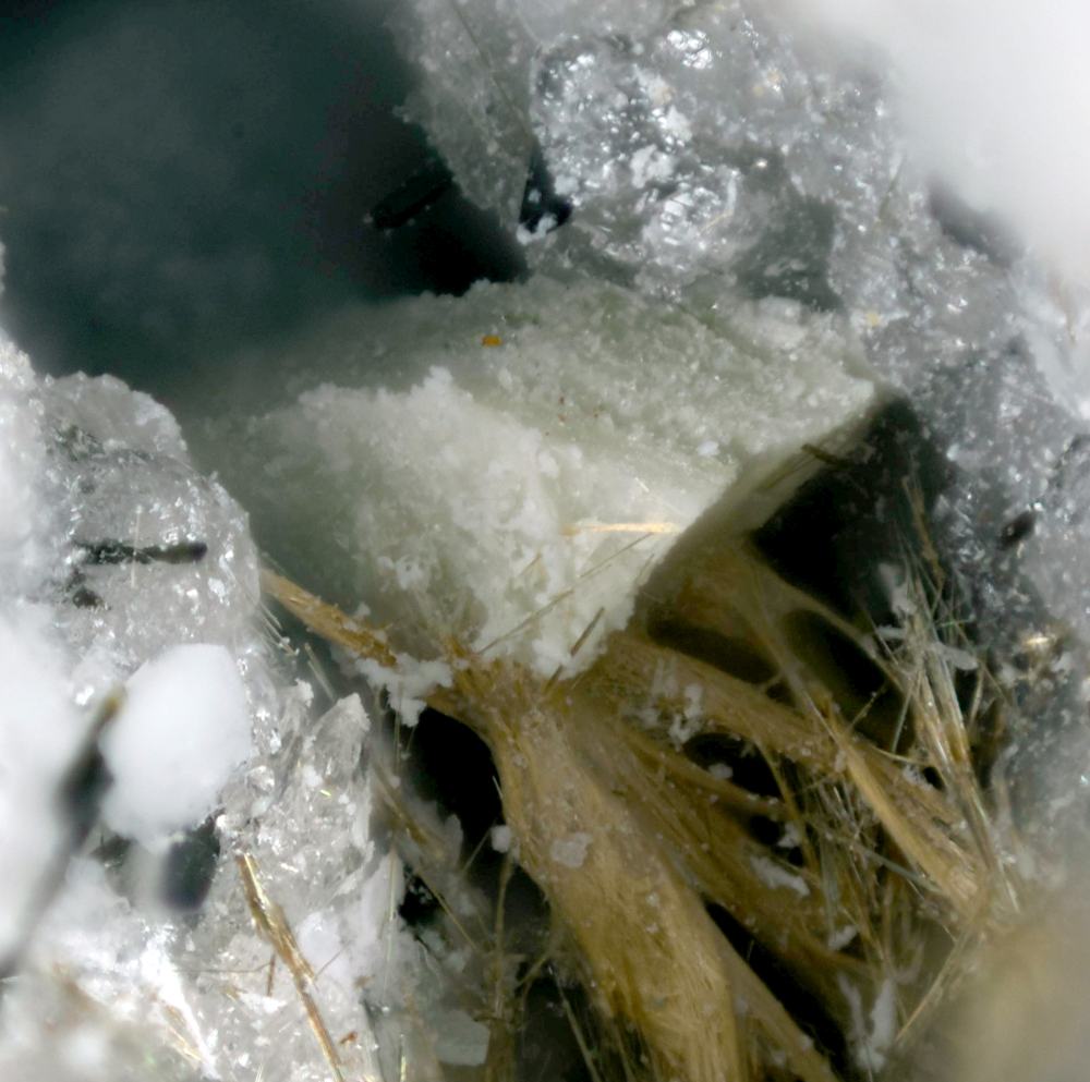 Sazhinite-(La) & Wurtzite