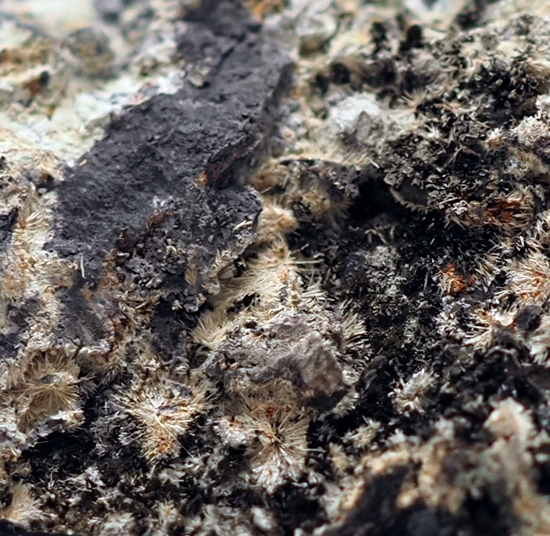 Ferristrunzite & Ferroberaunite