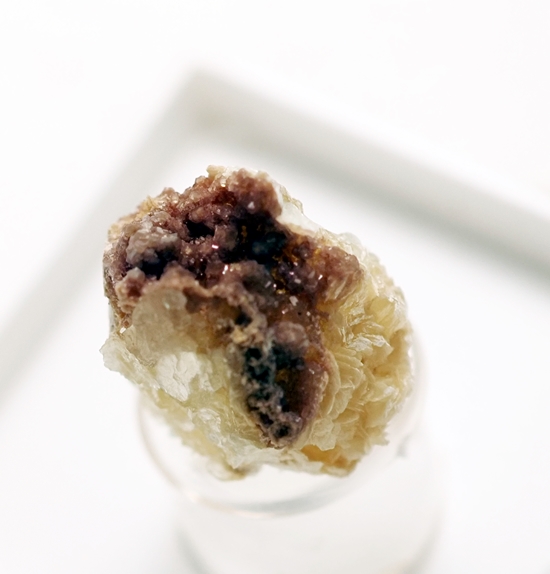 Zanazziite & Kosnarite