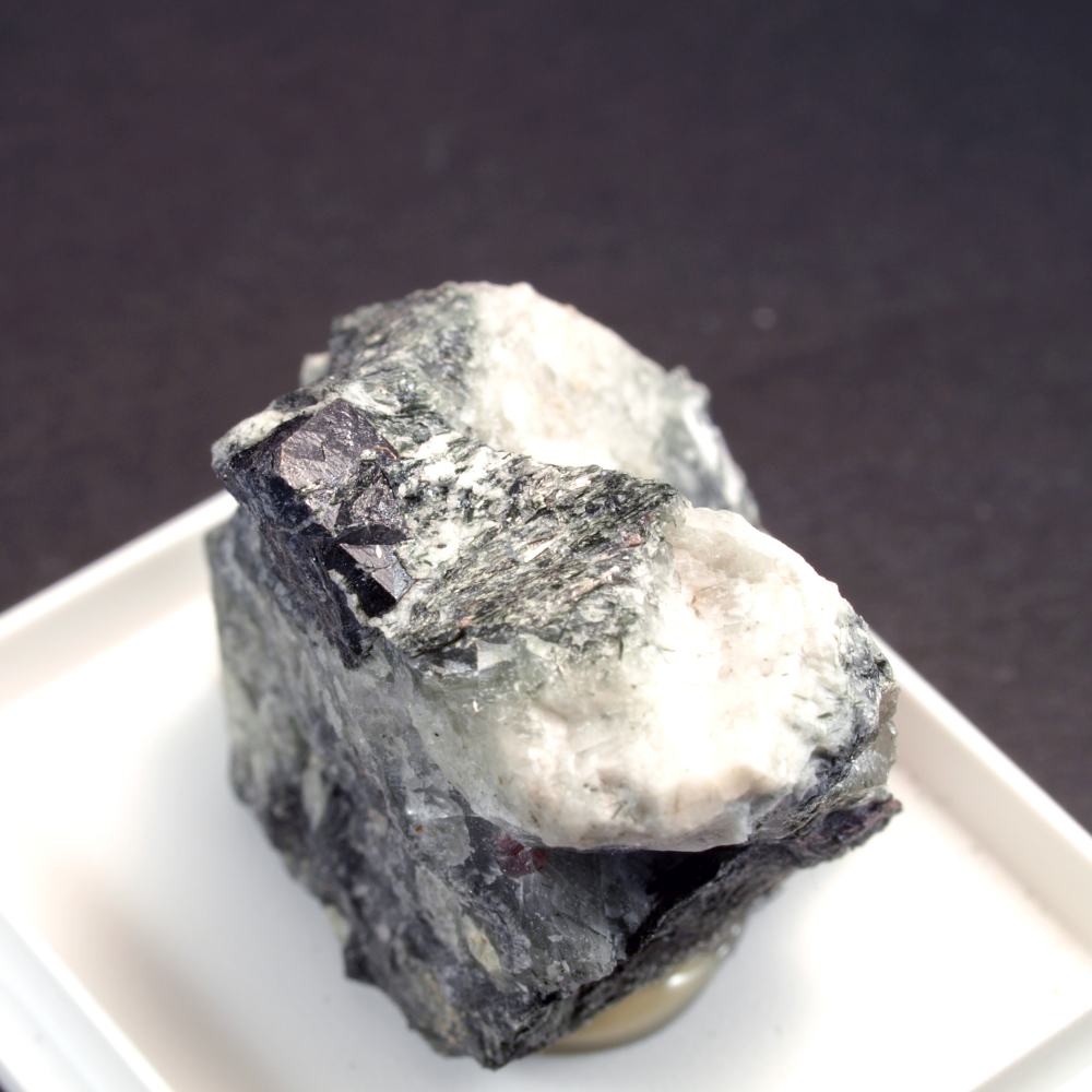 Paraumbite Eudialyte & Loparite