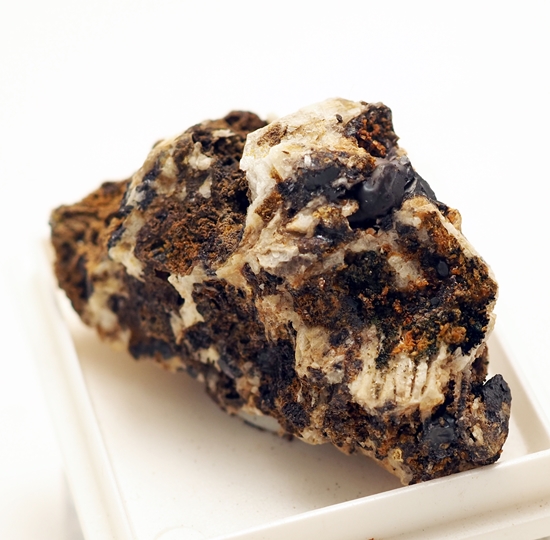 Laueite & Cyrilovite