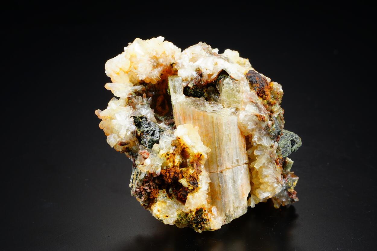 Apatite Actinolite & Stilbite