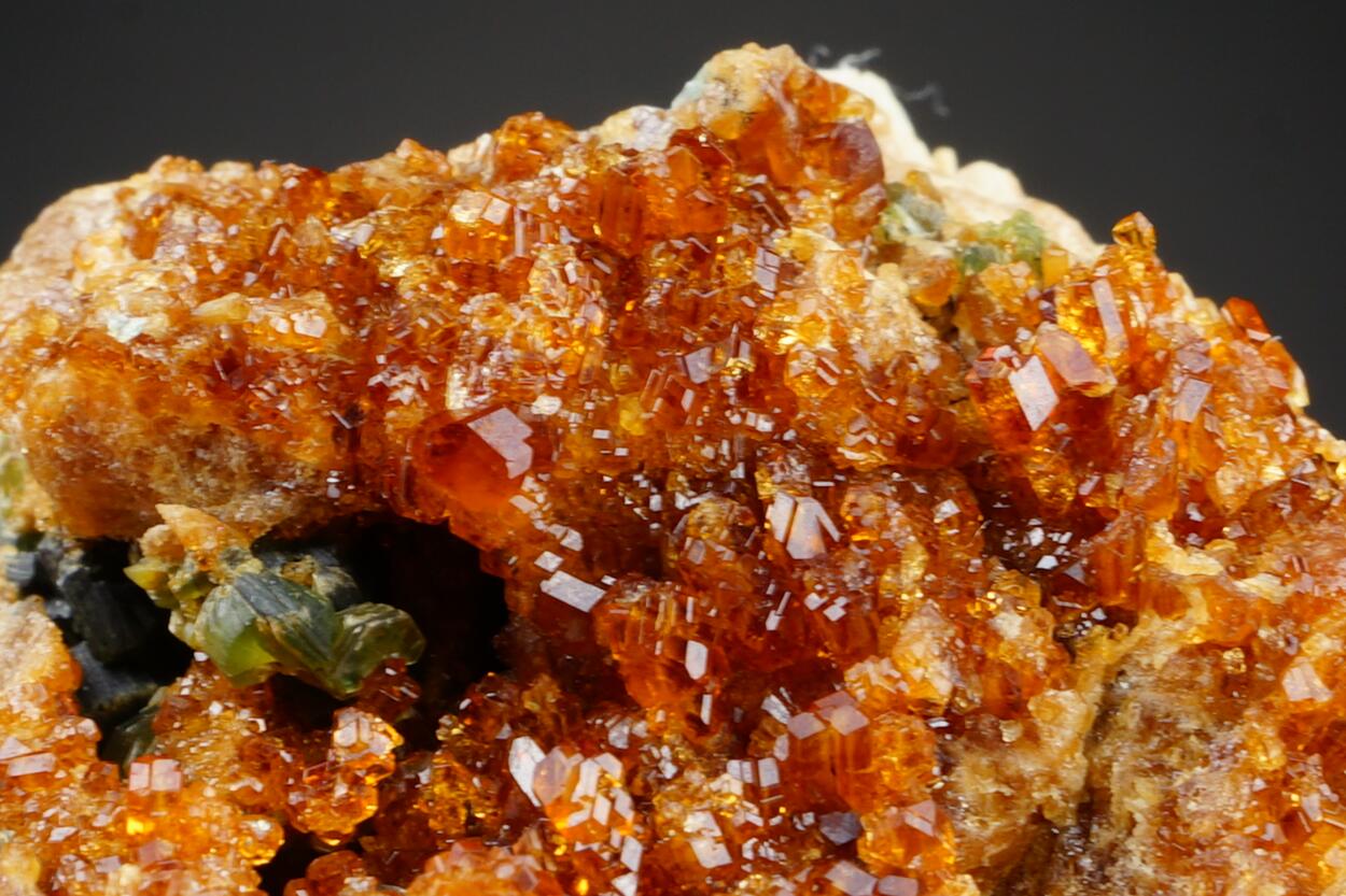 Grossular Var Hessonite & Clinochlore