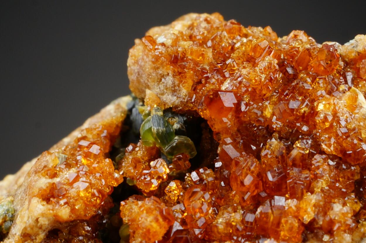 Grossular Var Hessonite & Clinochlore