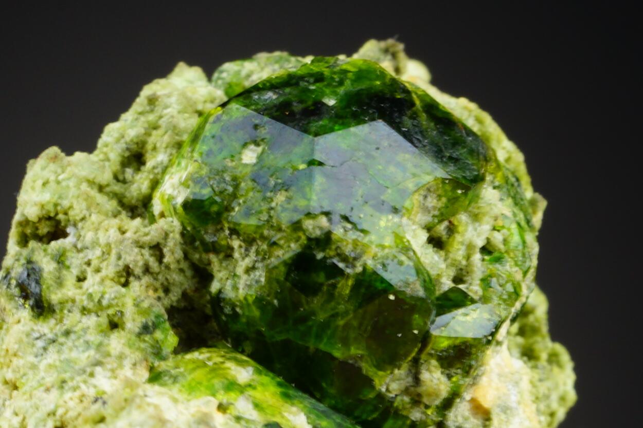 Garnet Var Demantoid